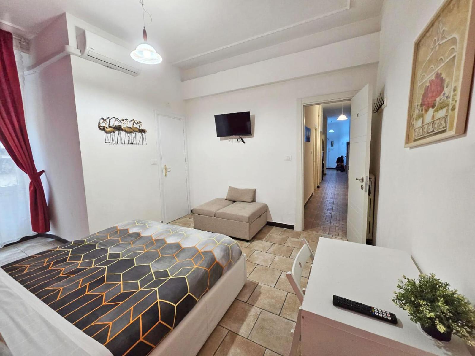 Hosting Flats Guesthouse Рим Екстер'єр фото
