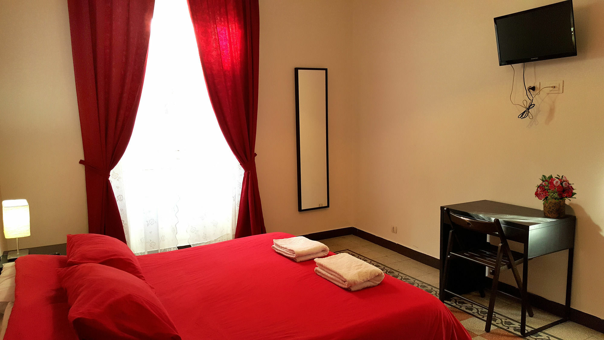Hosting Flats Guesthouse Рим Екстер'єр фото