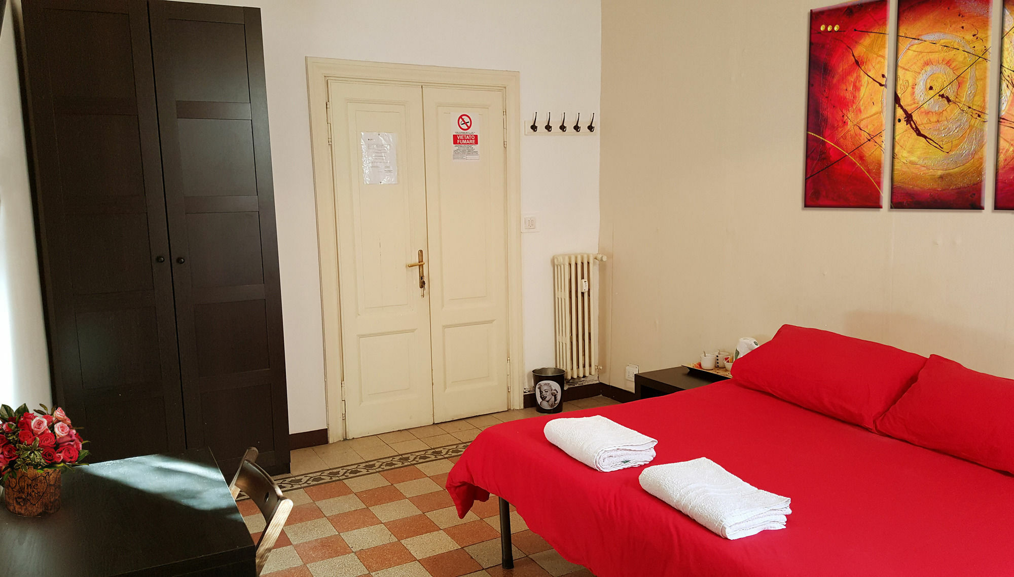 Hosting Flats Guesthouse Рим Екстер'єр фото