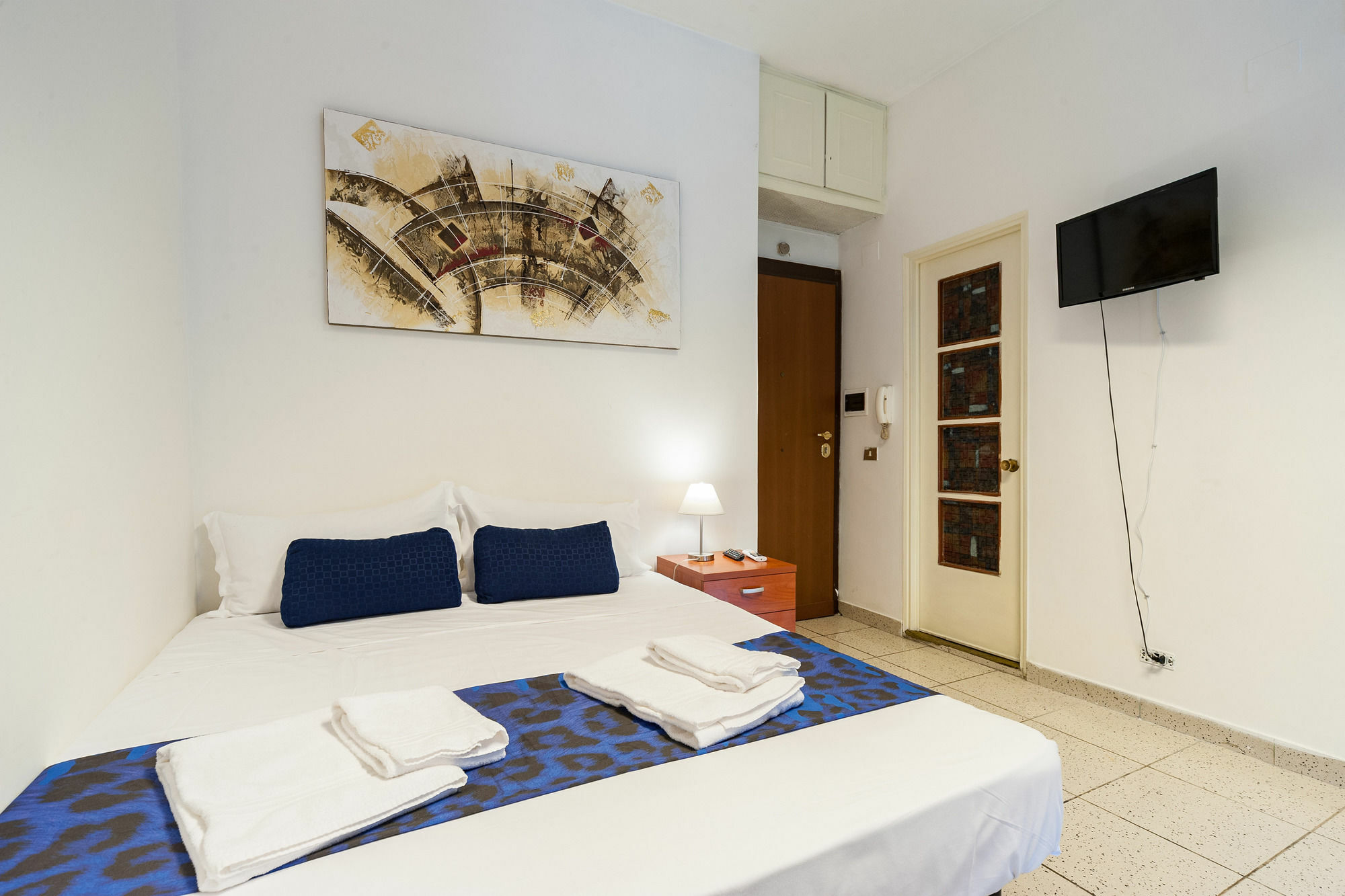 Hosting Flats Guesthouse Рим Екстер'єр фото