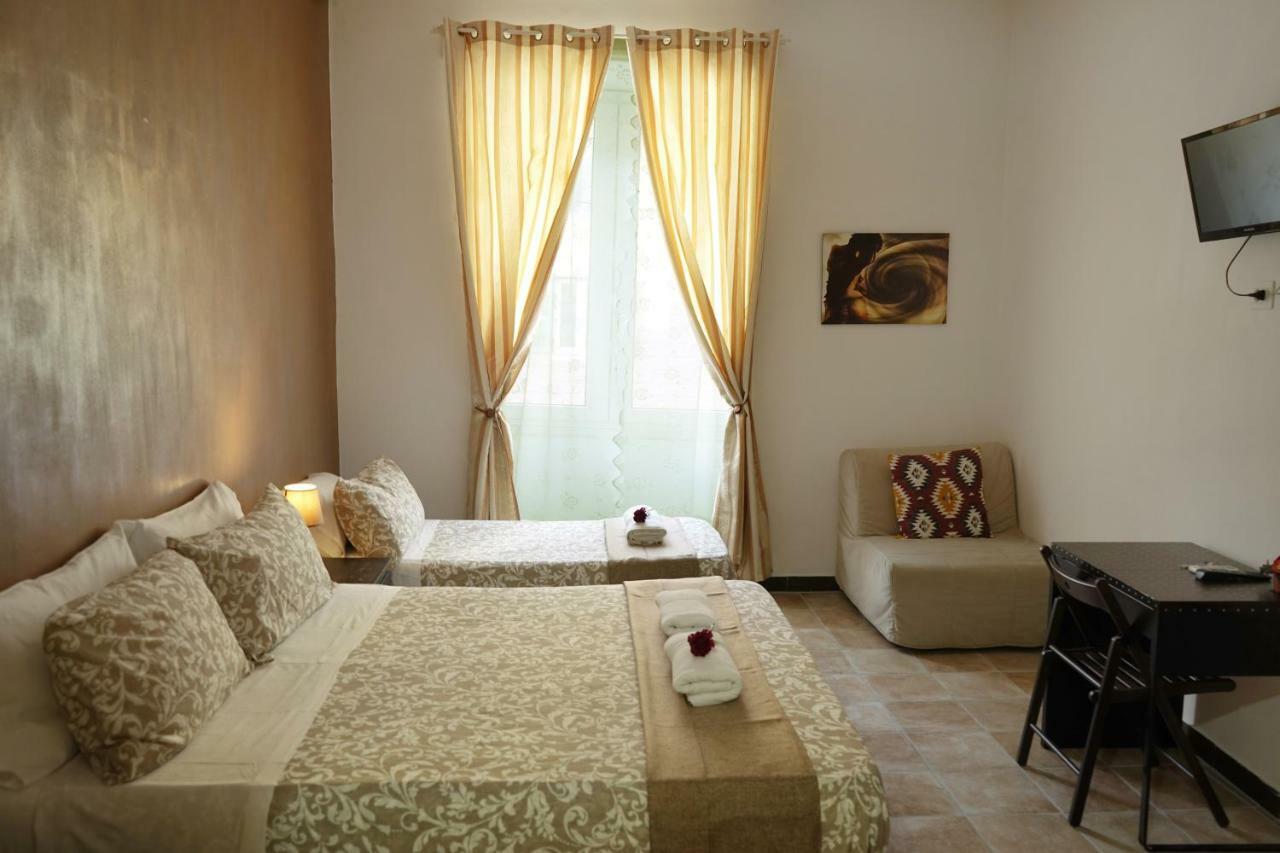 Hosting Flats Guesthouse Рим Екстер'єр фото